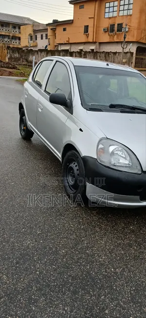 Toyota Yaris 1.0 Hatchback 2006 Silver