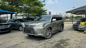 Lexus LX 570 2017 Grey 5-Gada AWD