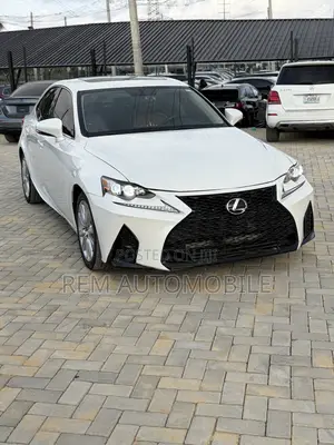 Lexus IS 250 AWD 2014 Fari