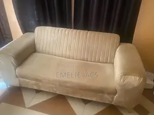 Home Interiors Sofa Mai Zama 3 - An Riga An Yi Amfani Da Shi