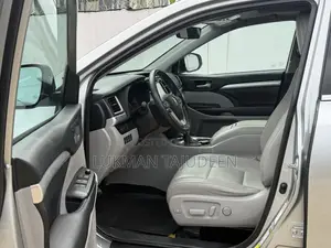 Toyota Highlander XLE 4x4 V6 2018 Silver