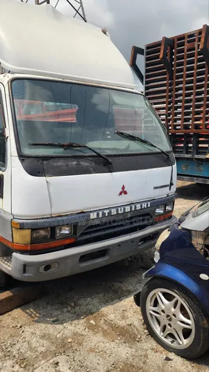 Mitsubishi Canter 2003 Farar Hada
