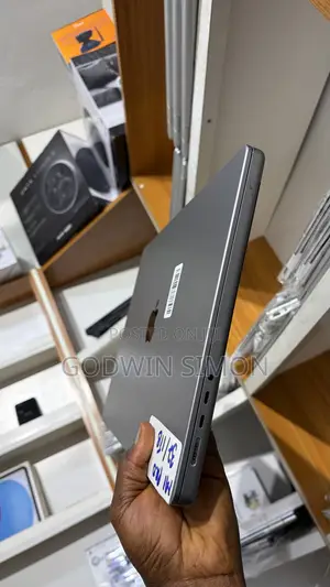 Apple MacBook Pro 2021 M1 Pro 16" 32GB RAM 1TB SSD