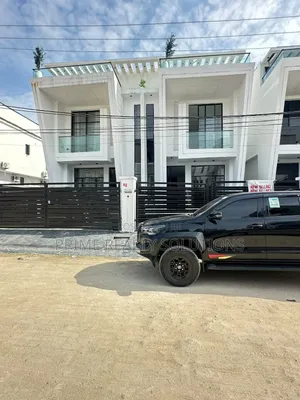 4 Bedroom Semi-Detached Duplex da BQ a Ikota