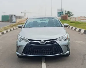 Toyota Camry LE 2016 Silver