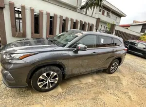 Toyota Highlander 2021 - Fully Loaded