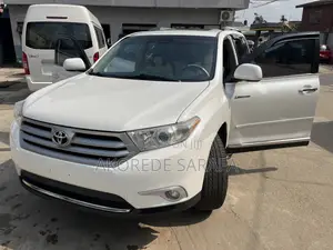 Toyota Highlander Limited SUV ta 2012