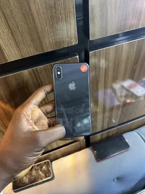 Apple iPhone X 64GB Baki