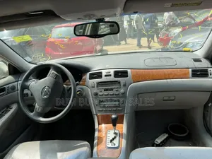 Lexus ES 330 2006 Silver - Waje Aka Yi Amfani Da Shi