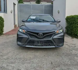 2018 Toyota Camry SE FWD (2.5L) - Foreign Used