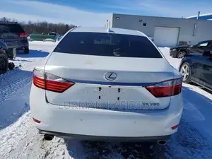 Lexus ES 350 2015 White - Foreign Used