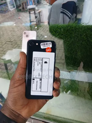 Apple iPhone SE 64GB Baki (An Yi Amfani Da Shi a UK)
