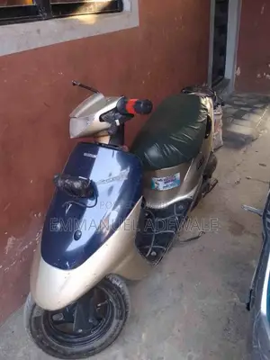 Suzuki Lets Scooter 2015 Beige