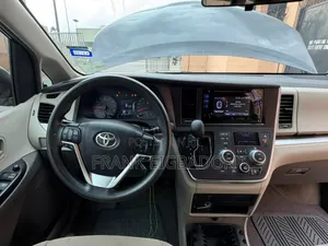 Toyota Sienna Limited 7 Passenger Minivan na 2016