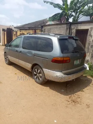 Toyota Granvia 2002 Green
