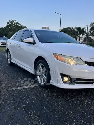 2012 Toyota Camry SE Sedan - Accident Free