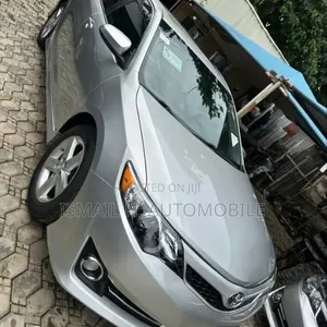 Toyota Camry SE Sedan 2014