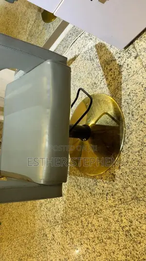 Kujerun Salon na Fata Mai Launi Grey (4 Akwai)