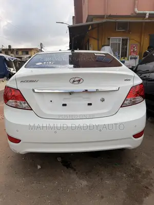 Hyundai Accent 2013 Fari