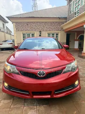 2012 Toyota Camry SE V6 Red - Foreign Used