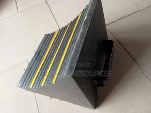 Heavy-Duty Rubber Wheel Chock - Sabon Kaya
