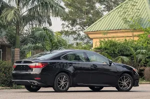 2017 Lexus ES 350 FWD Sedan - Waje Aka Yi Amfani Da Ita