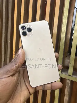 Apple iPhone 11 Pro Max 64GB Gold