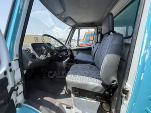 Foreign Used 2005 Mercedes-Benz Truck - Blue