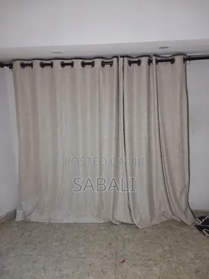 Home Interiors Kyakkyawan Labule tare da Blinds (4)