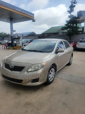 Toyota Corolla LE Sedan 2010 - Zinari