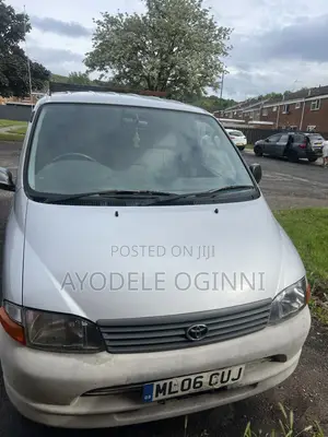 Toyota HiAce 2006 Diesel Bus - An Samu Daga Ƙasashen Waje