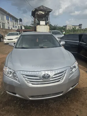 2009 Toyota Camry LE V6 Sedan - Azurfa