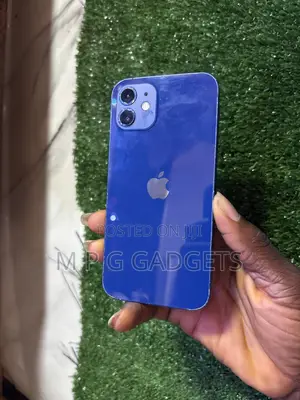Apple iPhone 12 64GB Blue