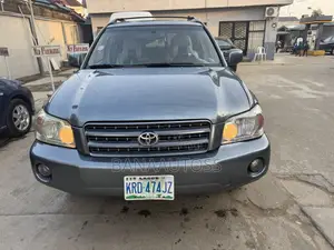 Toyota Highlander 2004 Gray