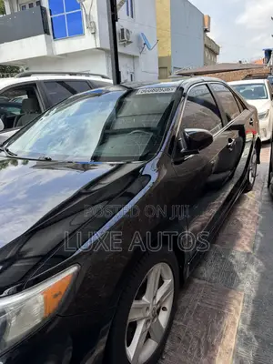2013 Toyota Camry SE Sedan