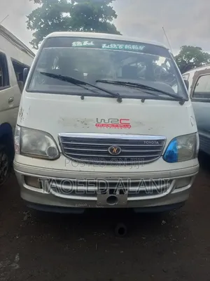 Toyota HiAce 2006 Fari