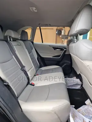 Toyota RAV4 XLE Premium 2020