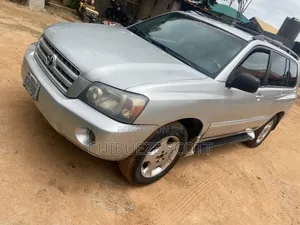 Toyota Highlander 4x4 SUV 2005 Silver