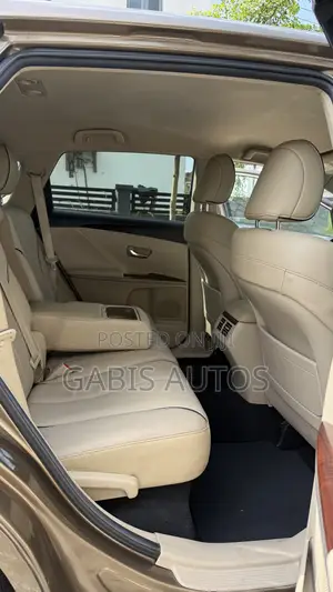 Toyota Venza V6 AWD 2012 Brown