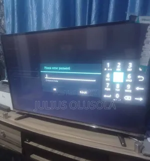 Used Hisense 49" Smart TV (1080p)