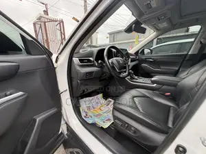 Toyota Highlander XLE AWD 2023