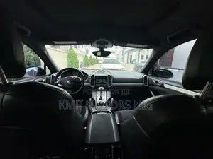 Porsche Cayenne GTS 2013 Baki