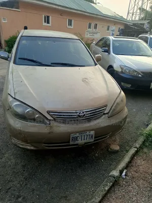 Toyota Camry 2006 Zinariya
