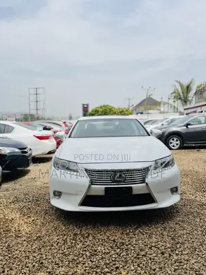 Lexus ES 350 FWD 2013 Fari