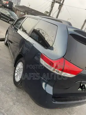 Toyota Sienna XLE 2011 Mai Zama 7, Launi Teal