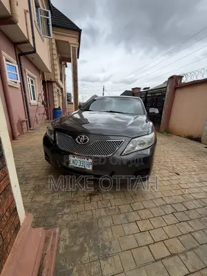 2009 Toyota Camry Base 2.4L Sedan