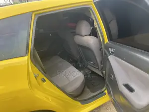 Toyota Matrix 2004 Yellow