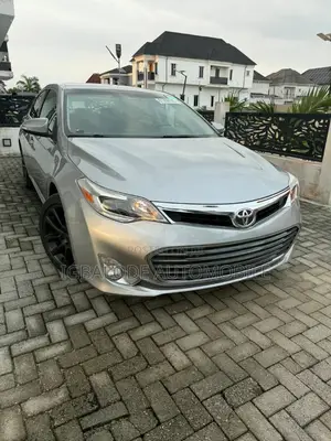 2016 Toyota Avalon XLE Plus FWD Sedan Grey