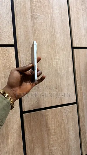 Apple iPhone 16 128GB White