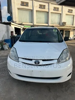 2007 Toyota Sienna LE 4WD White - Foreign Used